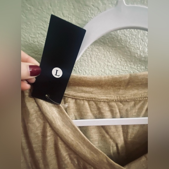 NWT Tan lightweight V Neck Tee size Large - Picture 3 of 8